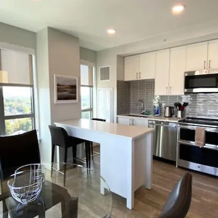 Private Apt Downtown